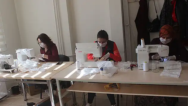 Karapınar KOMEK tarafından 5 bin maske üretildi