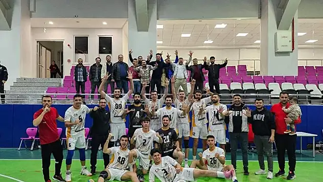 Karapınar Leoparları Play-Off'u bekliyor