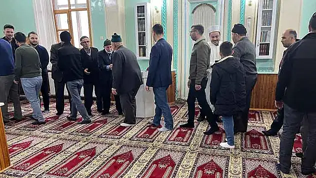 Karapınar'da Bayram Namazında camiler doldu