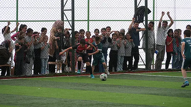 Karapınar'da halı saha turnuvası yapıldı