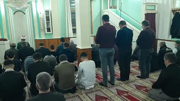 Karapınar'da ilk teravih namazı kılındı