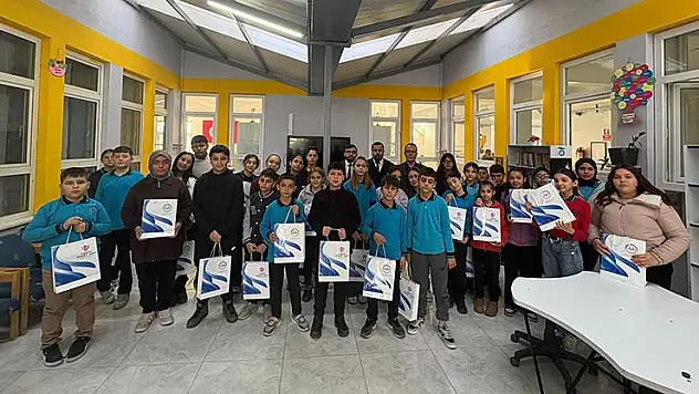 Karapınar'da ortaokul öğrencilerine Kur'an-ı Kerim hediye edildi