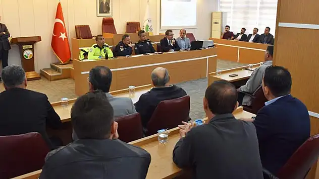 Karapınar'da trafik sorunları masaya yatırıldı
