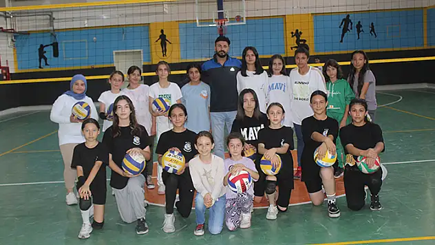 Karapınar'da voleybola yoğun ilgi
