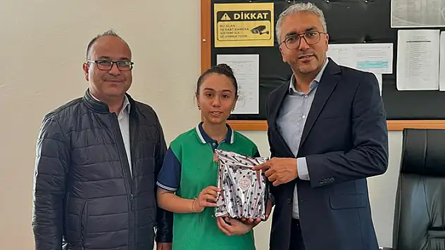 Karapınarlı öğrenci 2024 İlköğretim ve Ortaöğretim Kurumları Bursluluk Sınavı'nda tam puan aldı
