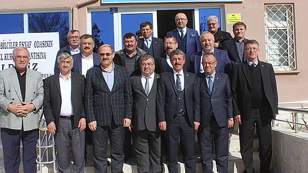Karapınarlı şoförlerden Bozu'yu güven oyu