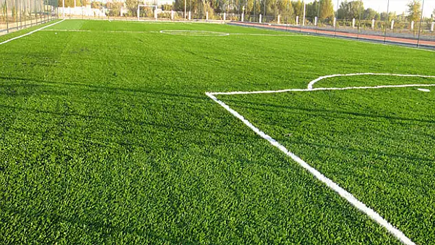 Karatay'a suni çim saha yapılıyor