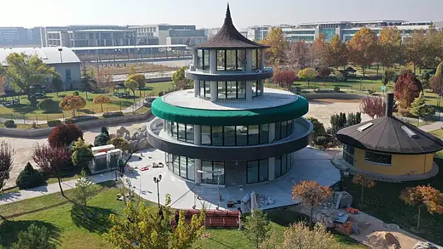 Karatay Adalet Parkı'na Millet Kıraathanesi kazandırılıyor
