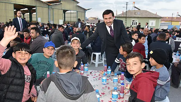 Karatay Belediye Başkanı Kılca, İsmil'de  vatandaşlarla iftarda buluştu