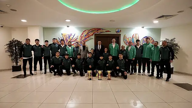 Karatay Belediye Başkanı Kılca, sporcularla buluştu