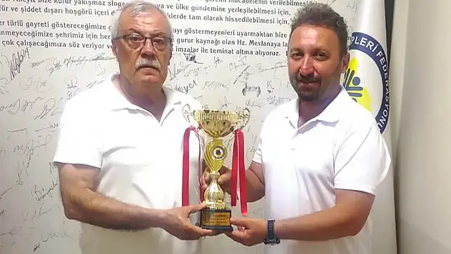 Karatay Belediye kupasını aldı