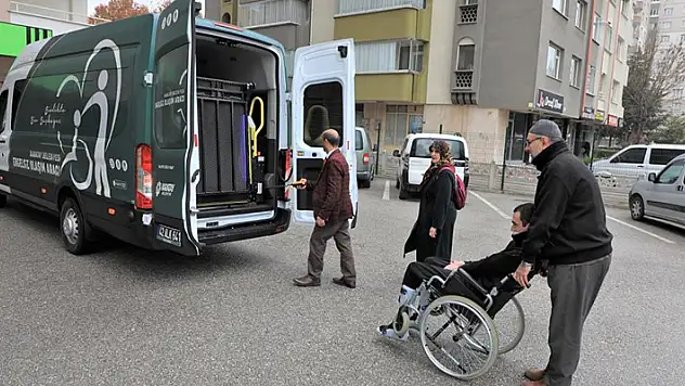 Karatay Belediyesi 'Engelsiz Ulaşım Aracı' hizmetini hayata geçirdi
