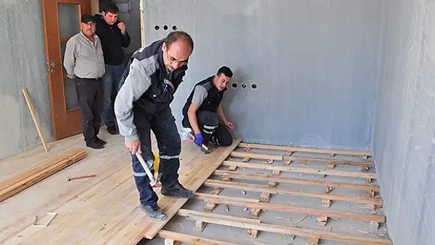 Karatay Belediyesi evi yanan ailelere yardım eli uzatıyor