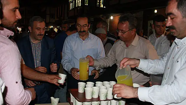 Karatay Belediyesi geleneksel Kadir Gecesi ikramını gerçekleştirdi