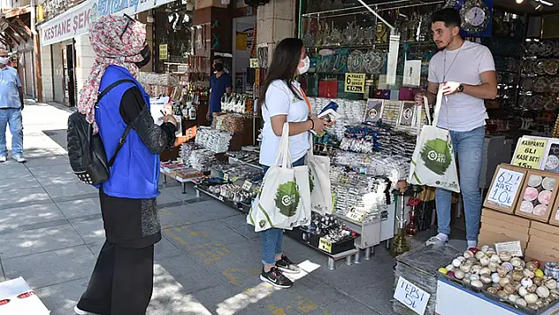 Karatay Belediyesi geri dönüşüm için kapı kapı dolaşıyor