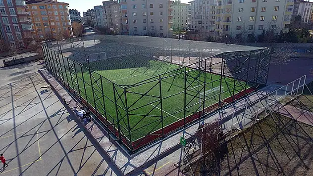 Karatay Belediyesi halı saha yaptıracak
