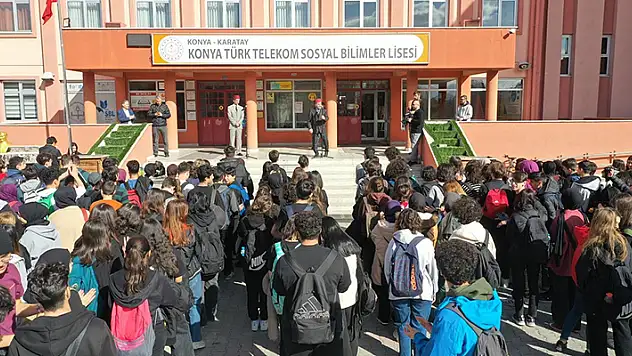Karatay Belediyesi, İstiklal Marşı'nın yazılışı ve kabulü sürecini tiyatro oyunuyla anlattı