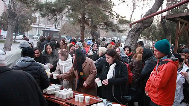 Karatay Belediyesi'nin ikramları yoğun ilgi gördü