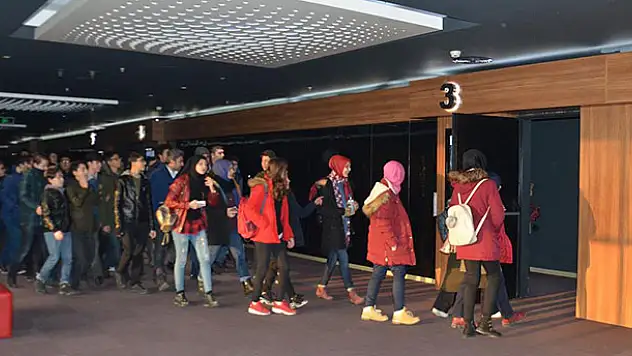 Karatay Belediyesi öğrencileri 'Börü' filmiyle buluşturdu