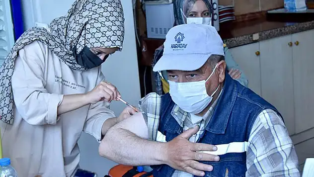 Karatay Belediyesi personeli Covid-19 aşısı oluyor
