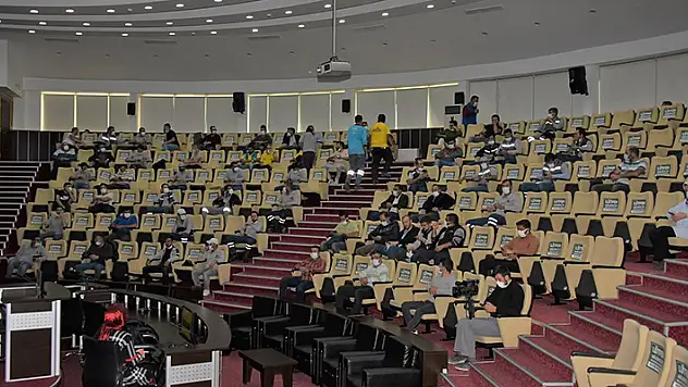 Karatay Belediyesi, personellerine 'İş Sağlığı ve Güvenliği' eğitimi verdi