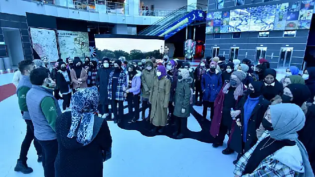 Karatay Belediyesinden başarılı öğrencilere gezi ödülü
