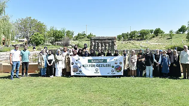 Karatay Belediyesinden öğrencilere kültür gezisi jesti