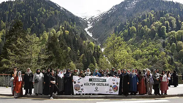 Karatay Belediyesinden kadın kursiyerlere Karadeniz gezisi