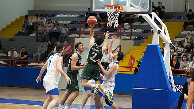 Karatay Belediyespor evinde farklı mağlup