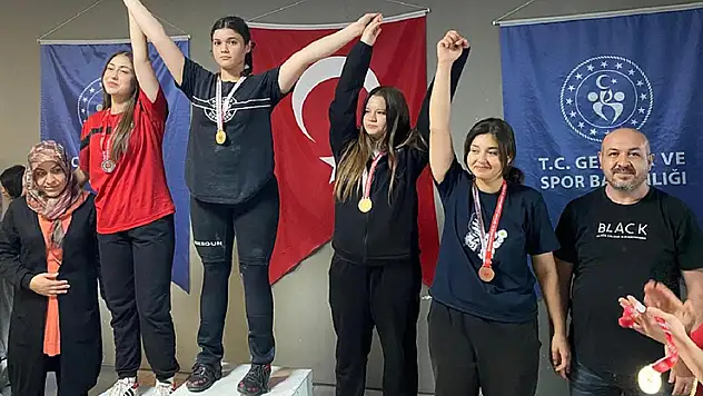 Karatay Belediyespor Gençlik Kupası'nda büyük başarı elde etti