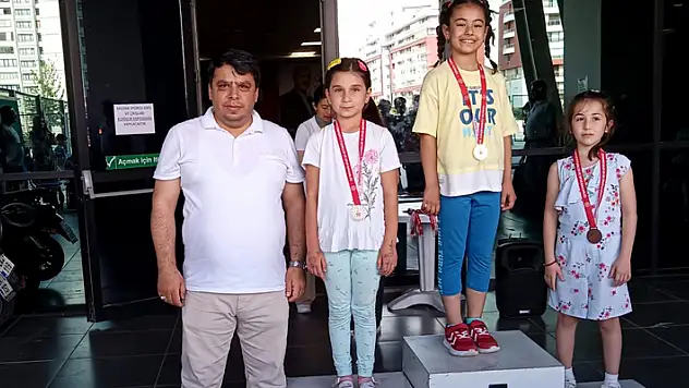 Karatay Belediyespor Kulübü Satranç Takımından önemli dereceler