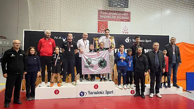 Karatay Belediyespor'dan Türkiye Şampiyonasında çifte zafer