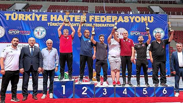 Karatay Belediyesporlu haltercilerden çifte başarı