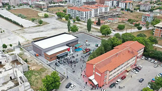 Karatay Çimenlik Kapalı Spor Salonu hizmete açıldı
