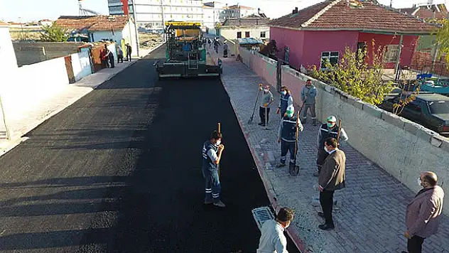 Karatay'da 200 bin ton asfalt hedefi aşıldı