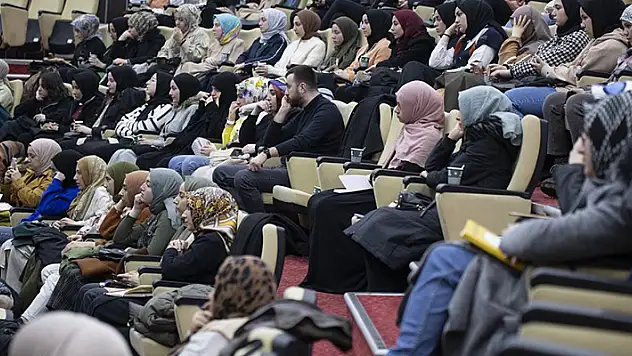 Karatay'da 'Afet Sonrası Çocuklara Nasıl Yaklaşmalıyız' eğitim semineri düzenlendi
