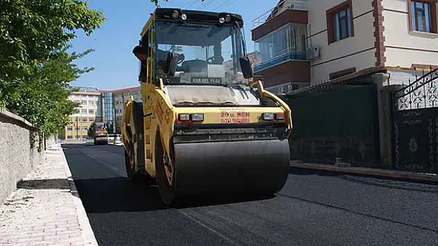 Karatay'da asfalt çalışmaları Ramazan'da hız kesmiyor