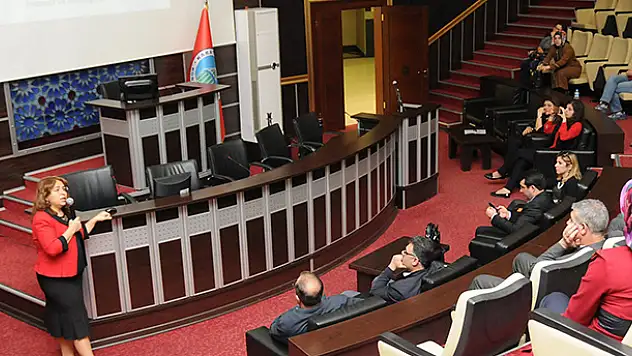 Karatay'da Çocuklarda Davranış Bozuklukları konuşuldu