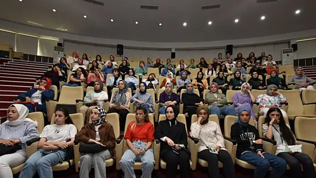 Karatay'da 'En İyi Narkotik Polisi Anne' semineri düzenlendi