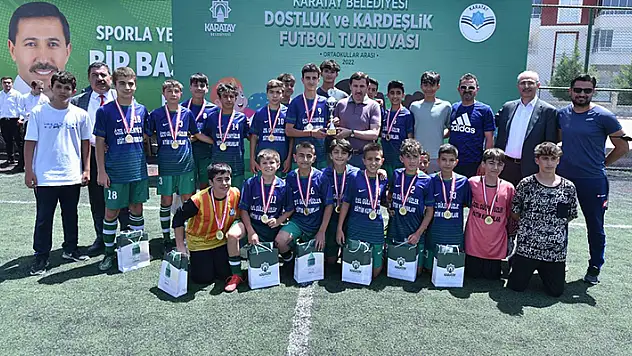 Karatay'da Ortaokullar Arası Dostluk ve Kardeşlik Futbol Turnuvası sona erdi
