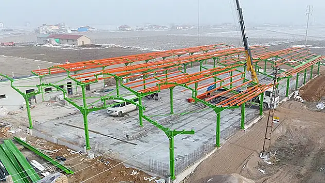 Karatay'da pazar alış verişi modern mekanlara taşındı