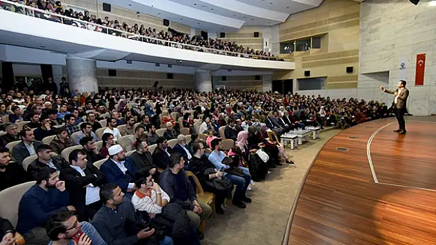 Karatay'da 'Sağlıklı İletişim Mutlu Aile Okulu' seminerleri sürüyor