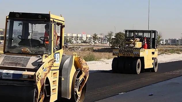 Karatay'da sanayi bölgelerinde asfalt çalışmaları sürüyor