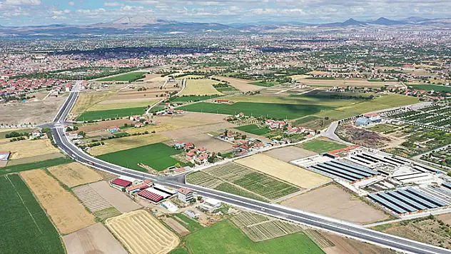 Karatay'da sıcak asfalt seferberliği devam ediyor