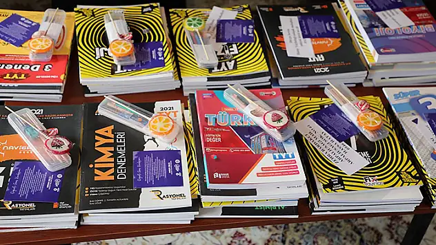 Karatay'da YKS'ye hazırlanan öğrenciler için başlatılan kitap kampanyası devam ediyor