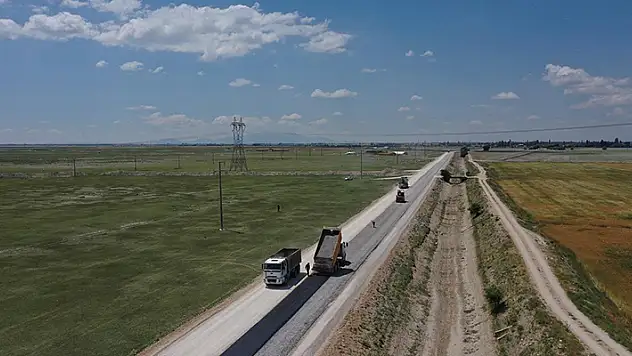 Karatay'da yol çalışmaları devam ediyor