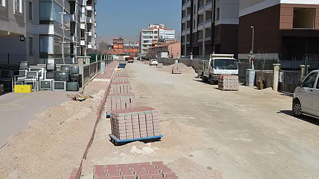 Karatay'dan 82 mahallede tretuvar çalışması