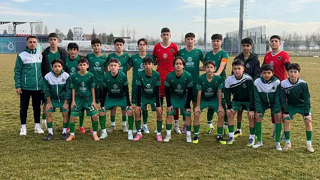 Karatay futbolda zirvede yer almayı sürdürüyor