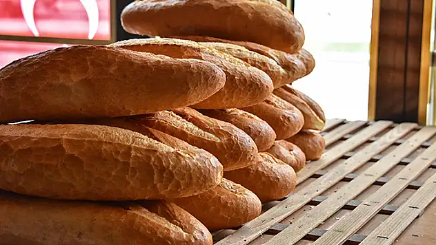 Karatay halk ekmek fiyatında indirime gidildi