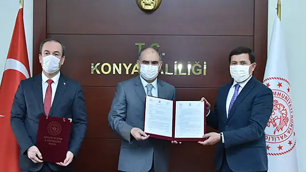 Karatay ile imzalar atıldı